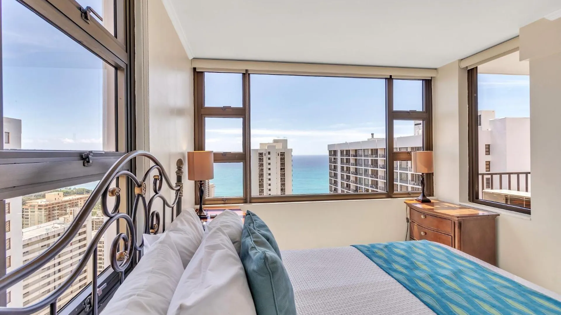 Watch The Whales From The Lanai With A Full Kitchen, Ocean Views And Free Parking Διαμέρισμα Χονολουλού